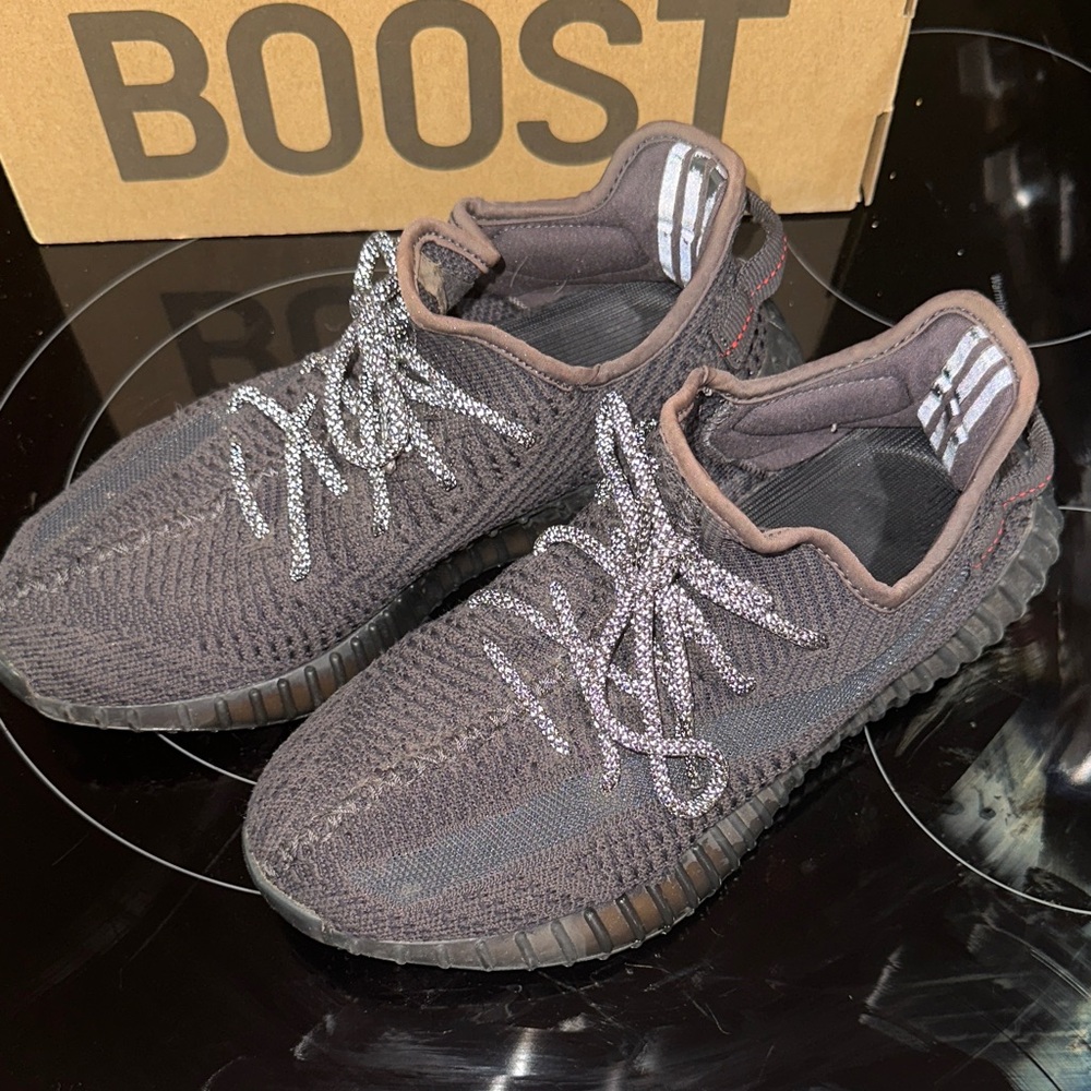 Adidas Yeezy Boost 350 V2 Black